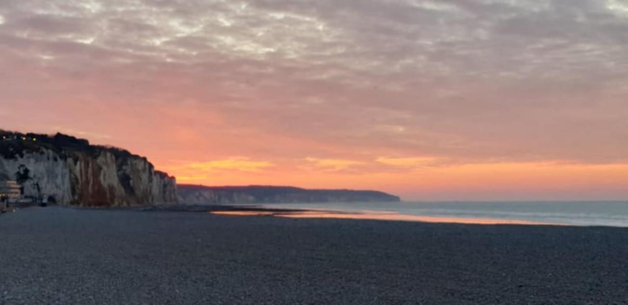 Studio A 300M De La Plage De Dieppe Buitenkant foto