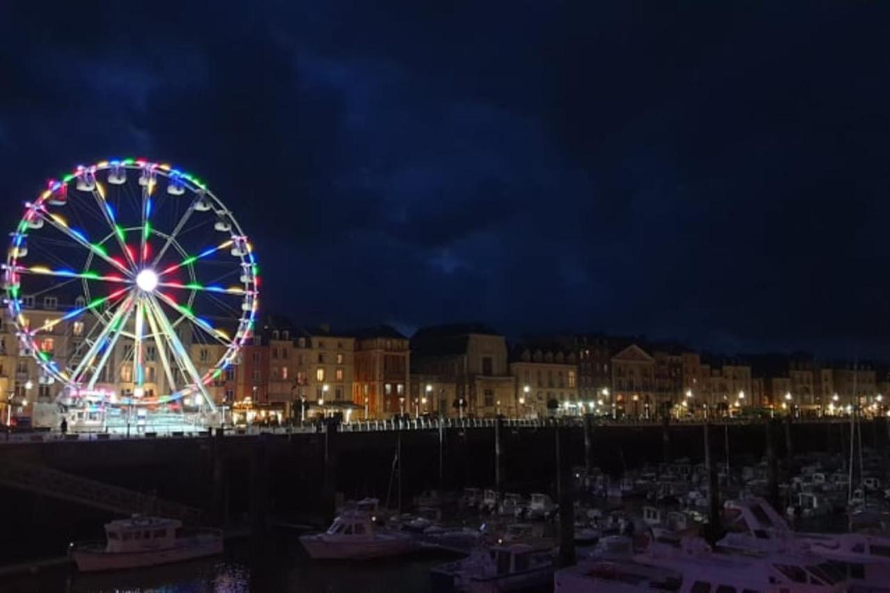 Studio A 300M De La Plage De Dieppe Buitenkant foto