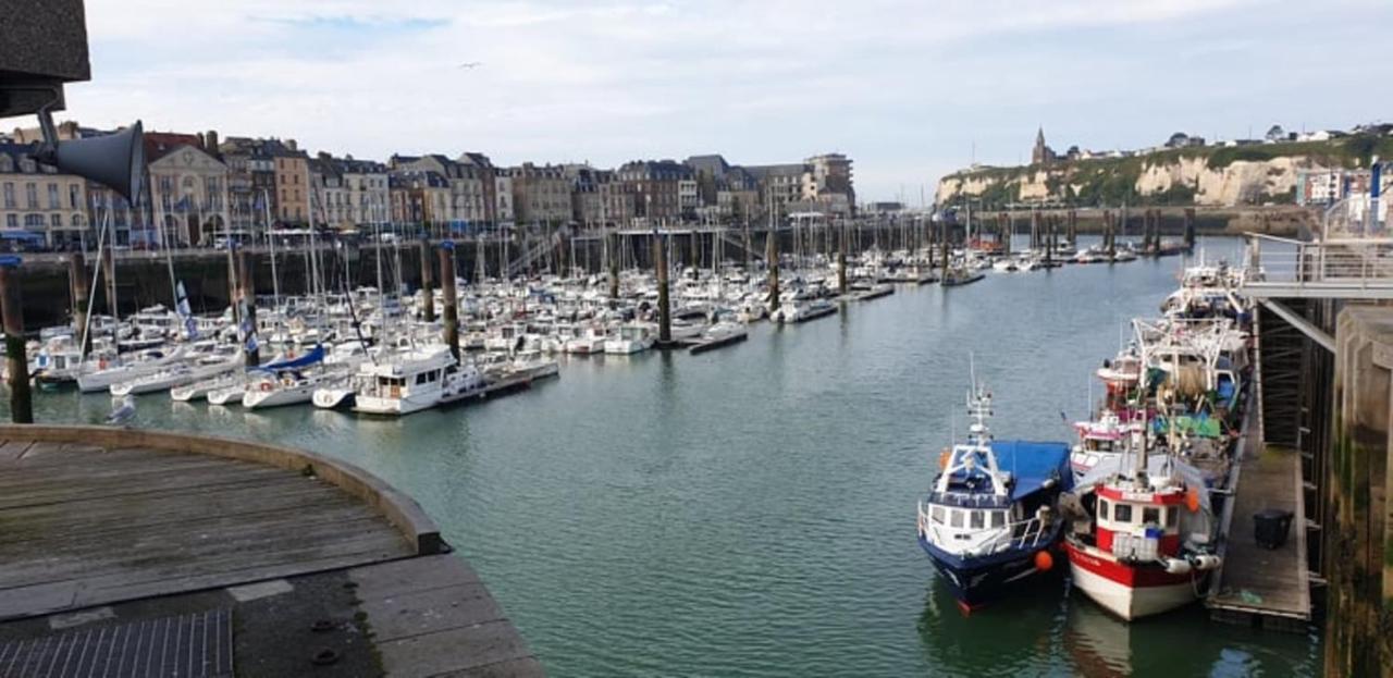 Studio A 300M De La Plage De Dieppe Buitenkant foto